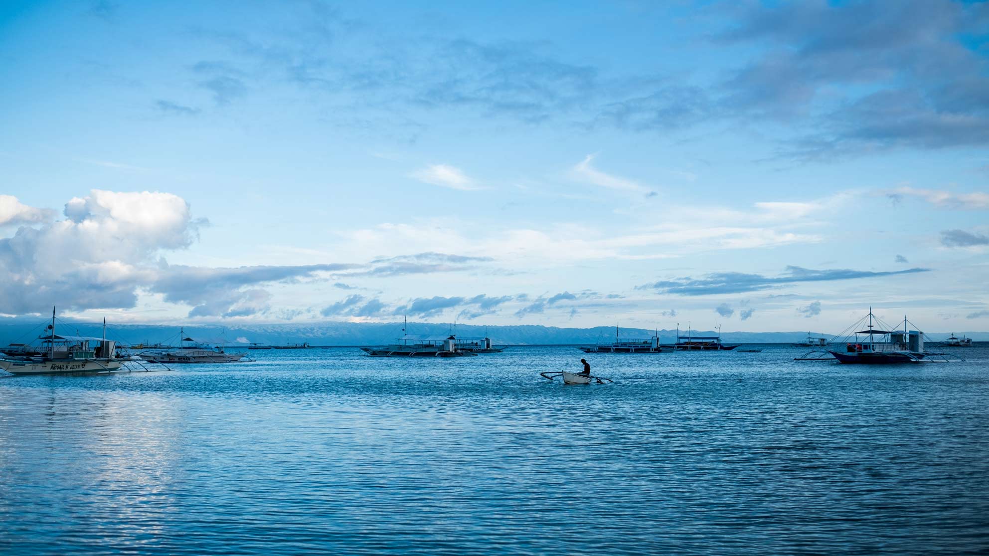 Blick auf's Meed mit Fischerbooten — J.J. s Paradise Home Panglao