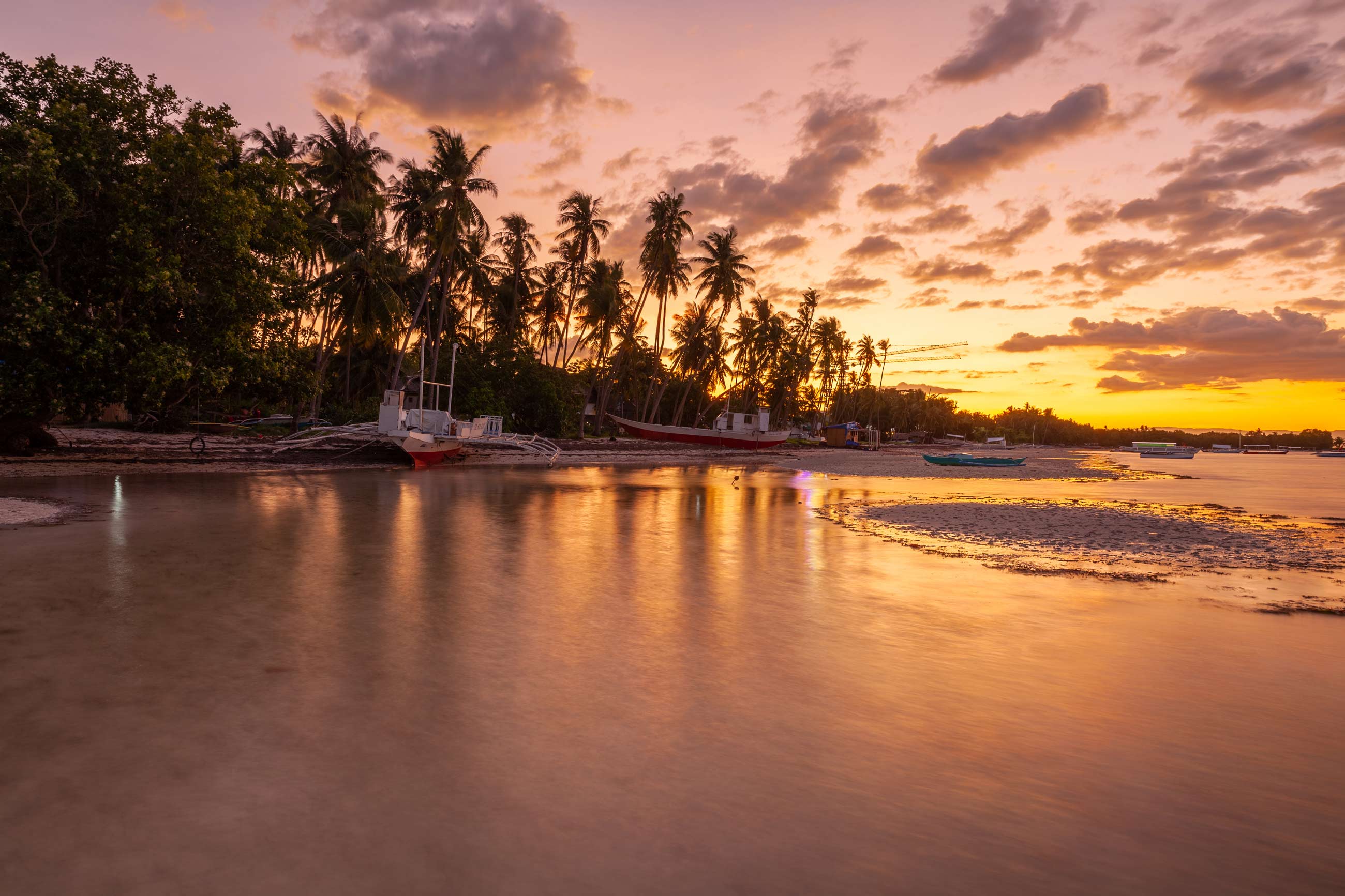 Sonnenuntergang am Strand — J.J. s Paradise Home Panglao